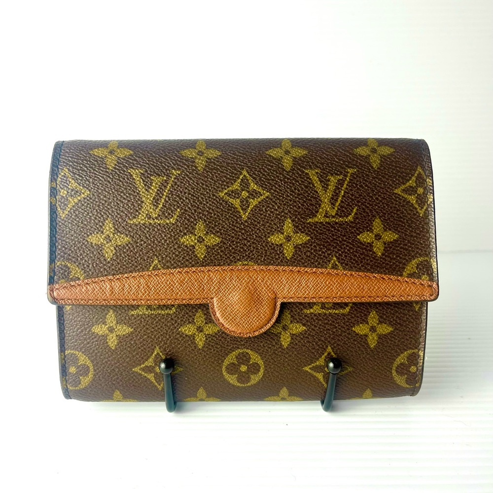 Authentic Louis Vuitton Monogram Brown Wallet